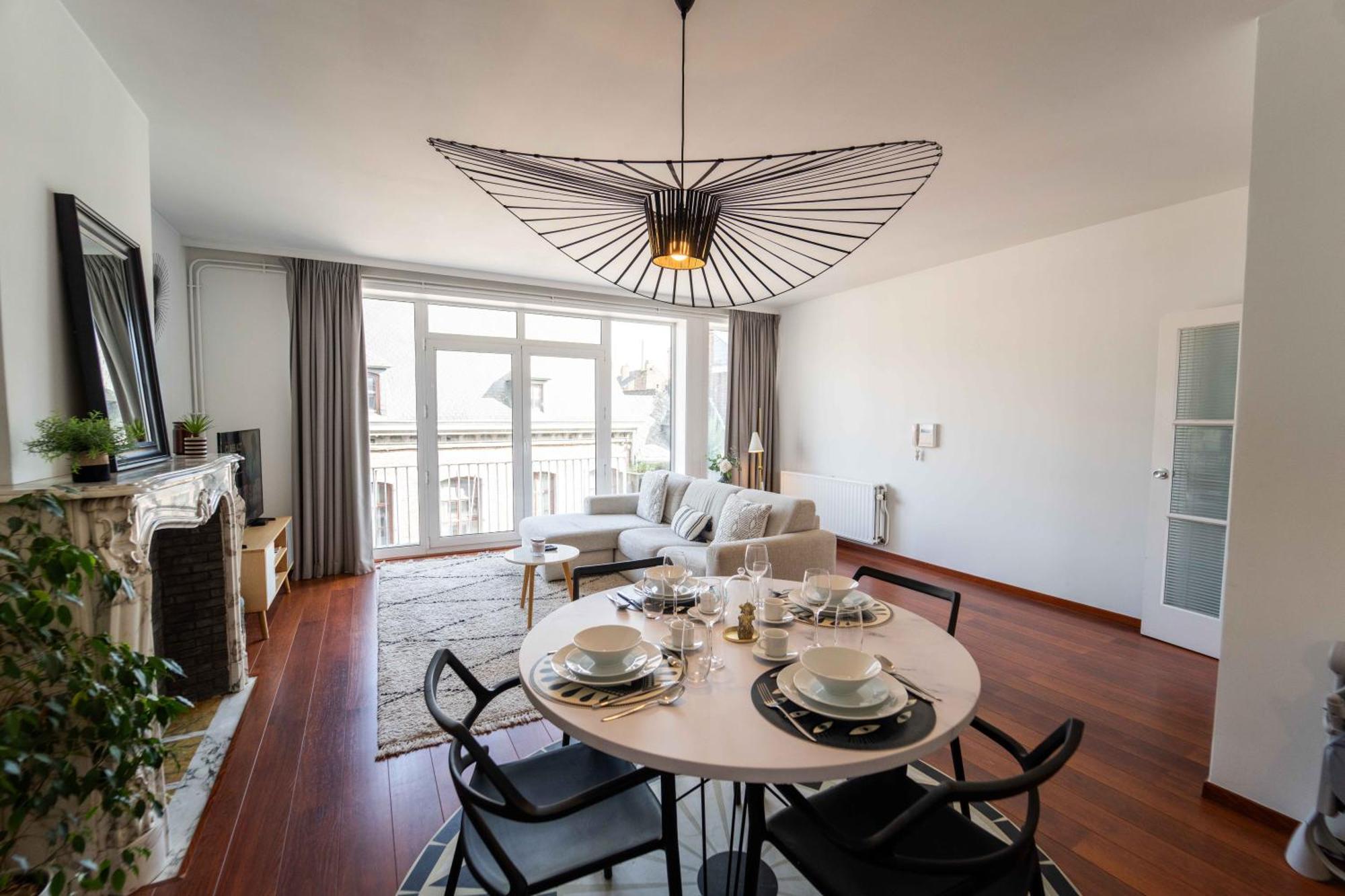דירות Luxury Apart' Mons City Center With Terrace מראה חיצוני תמונה